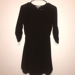 Monteau Black dress with front pockets